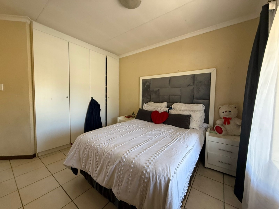 2 Bedroom Property for Sale in Rustenburg Central North West